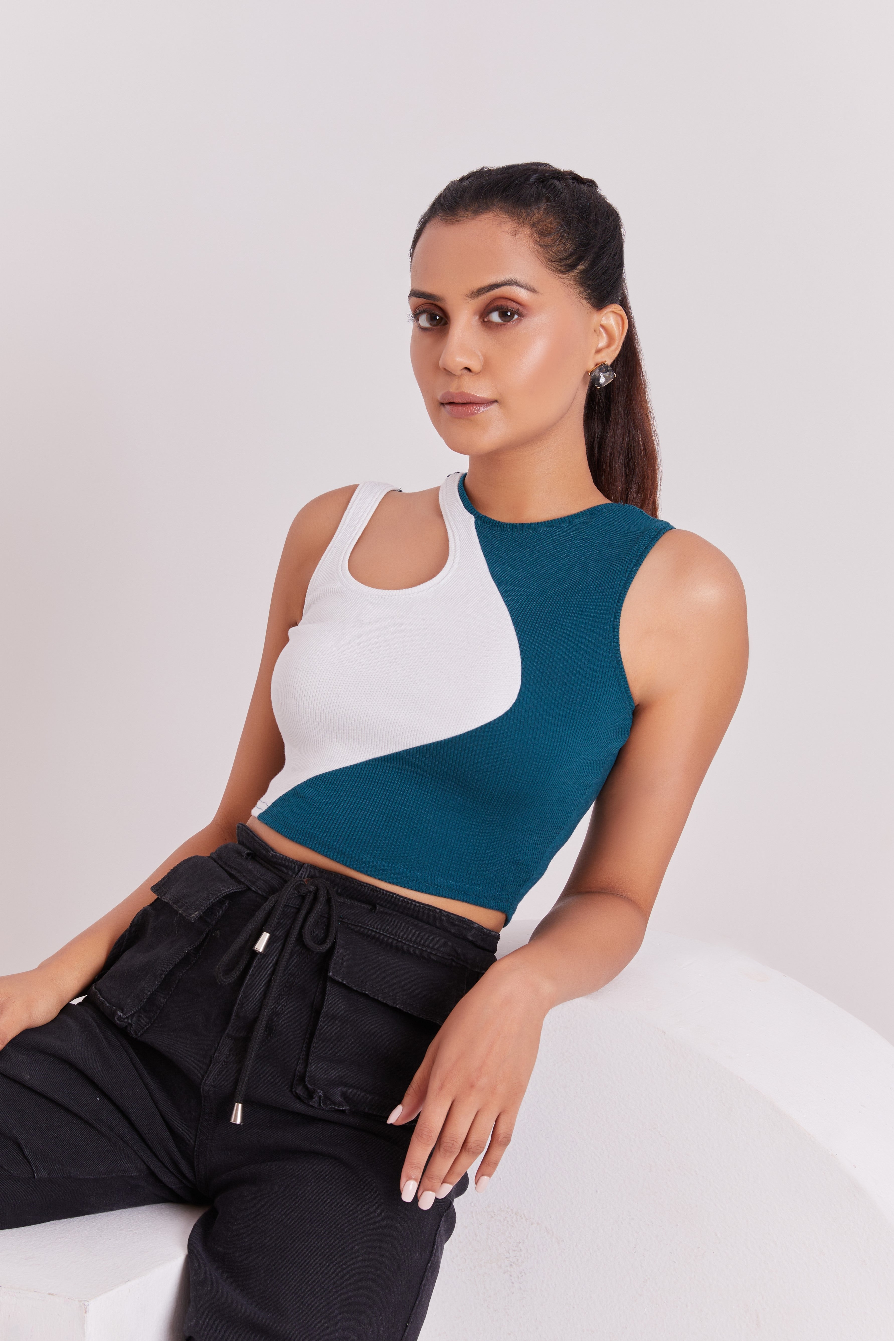 Wine-Ribbed Sleeveless Cut-Out Tank Top