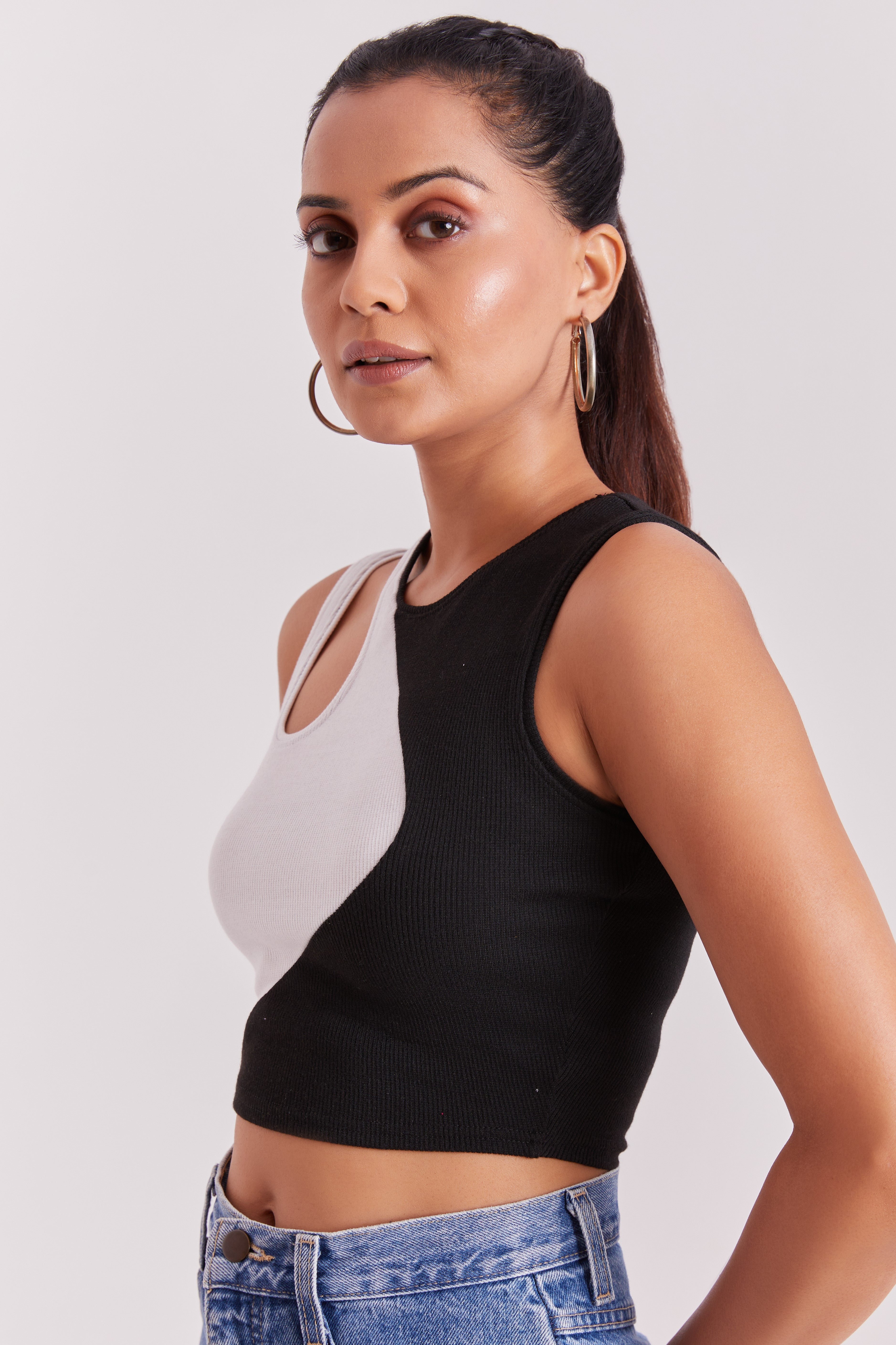 Wine-Ribbed Sleeveless Cut-Out Tank Top