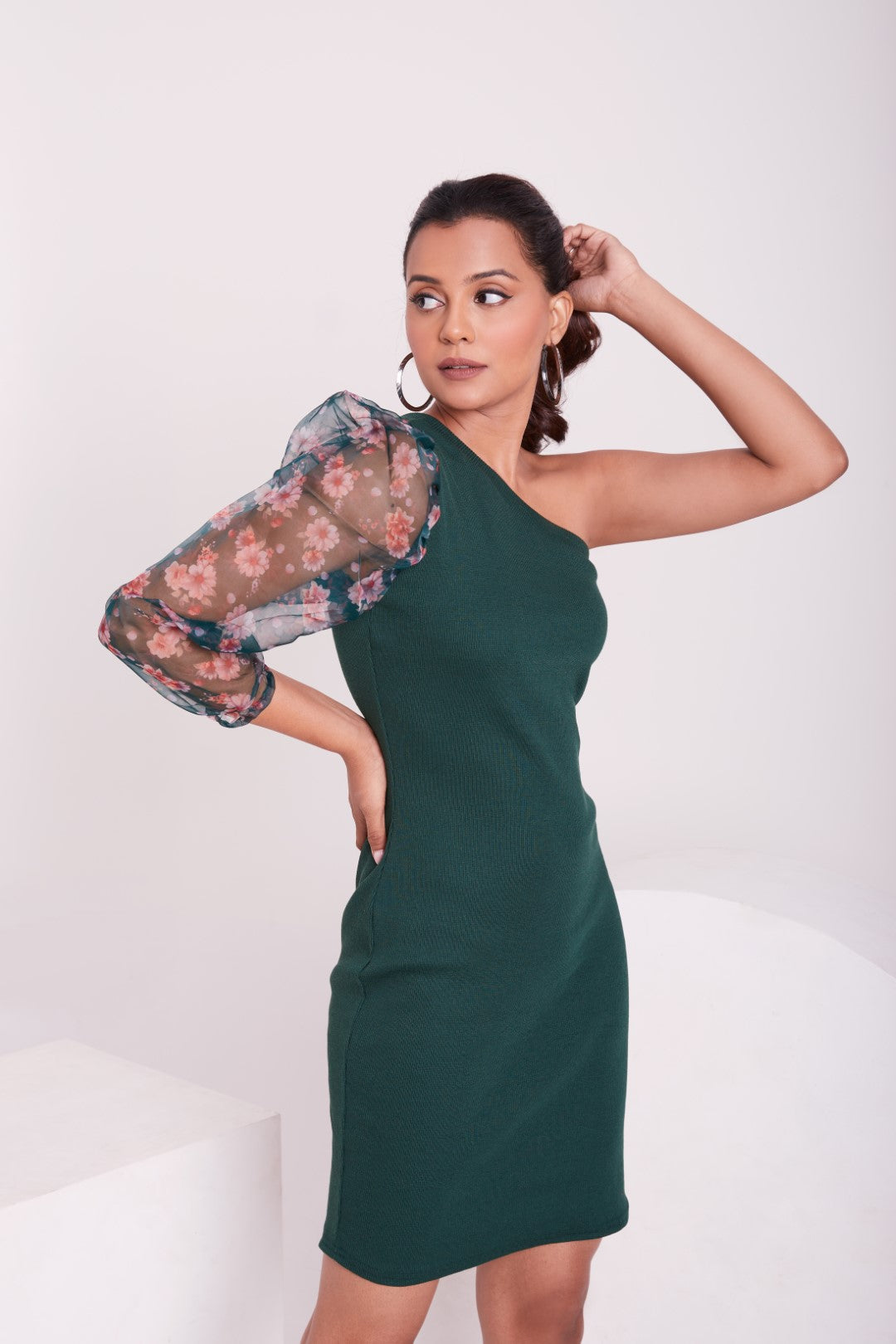Black One-Shoulder Floral Puff Sleeve Bodycon Dress