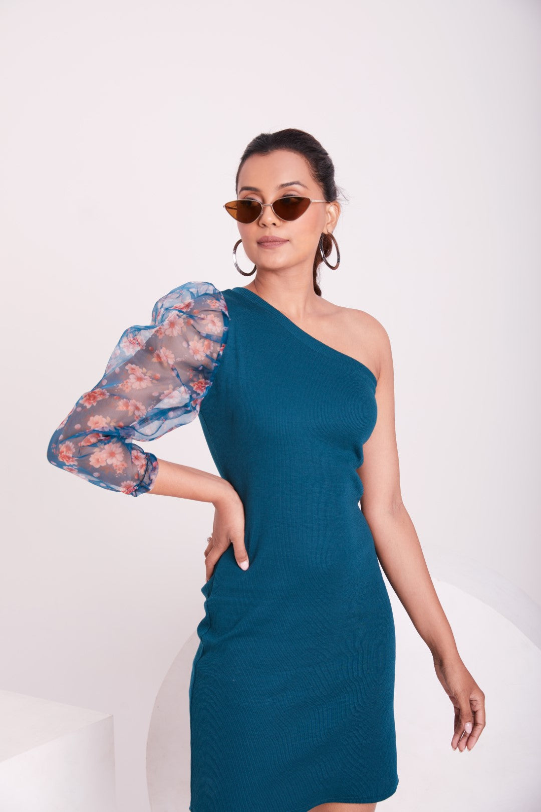 Black One-Shoulder Floral Puff Sleeve Bodycon Dress