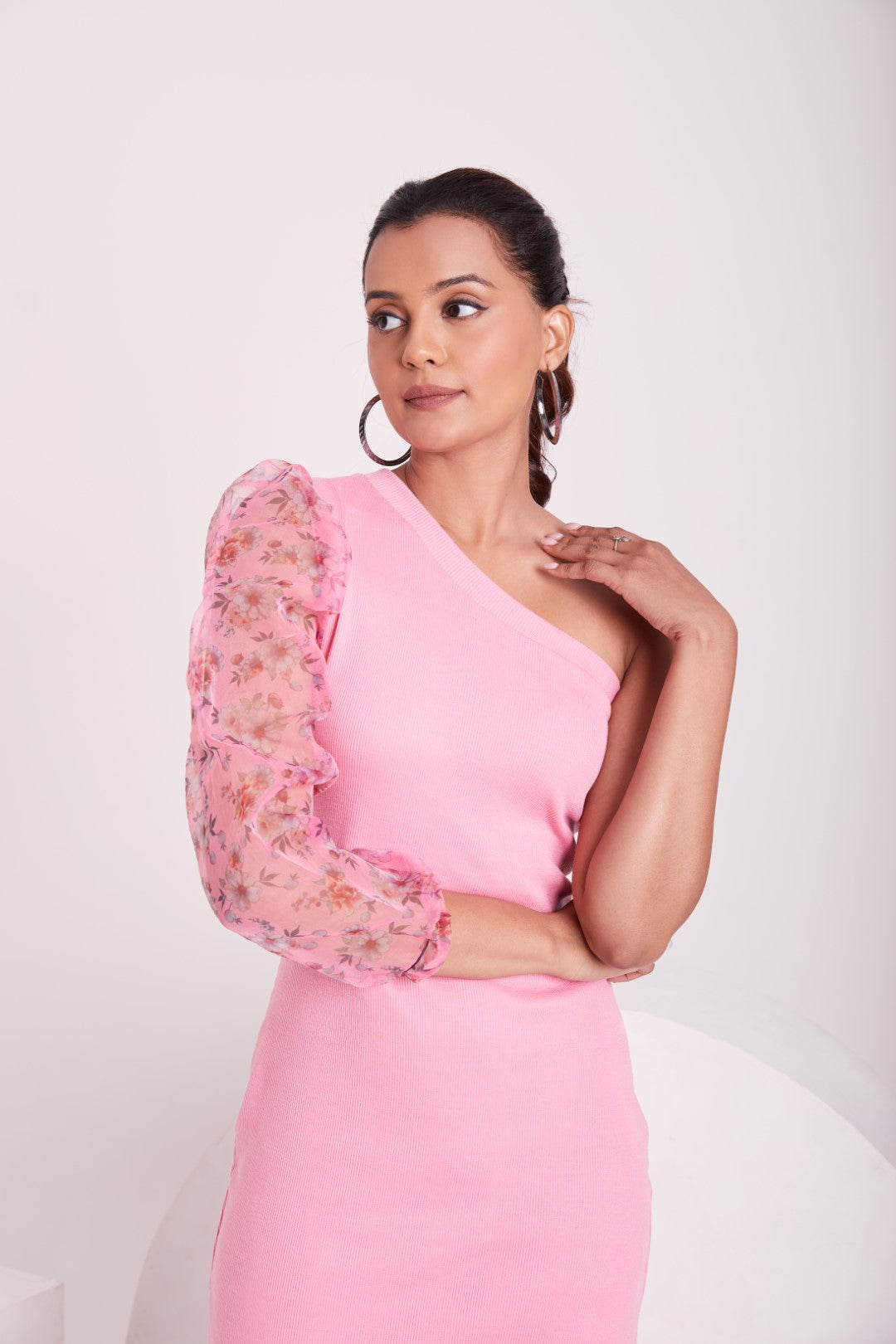 Black One-Shoulder Floral Puff Sleeve Bodycon Dress