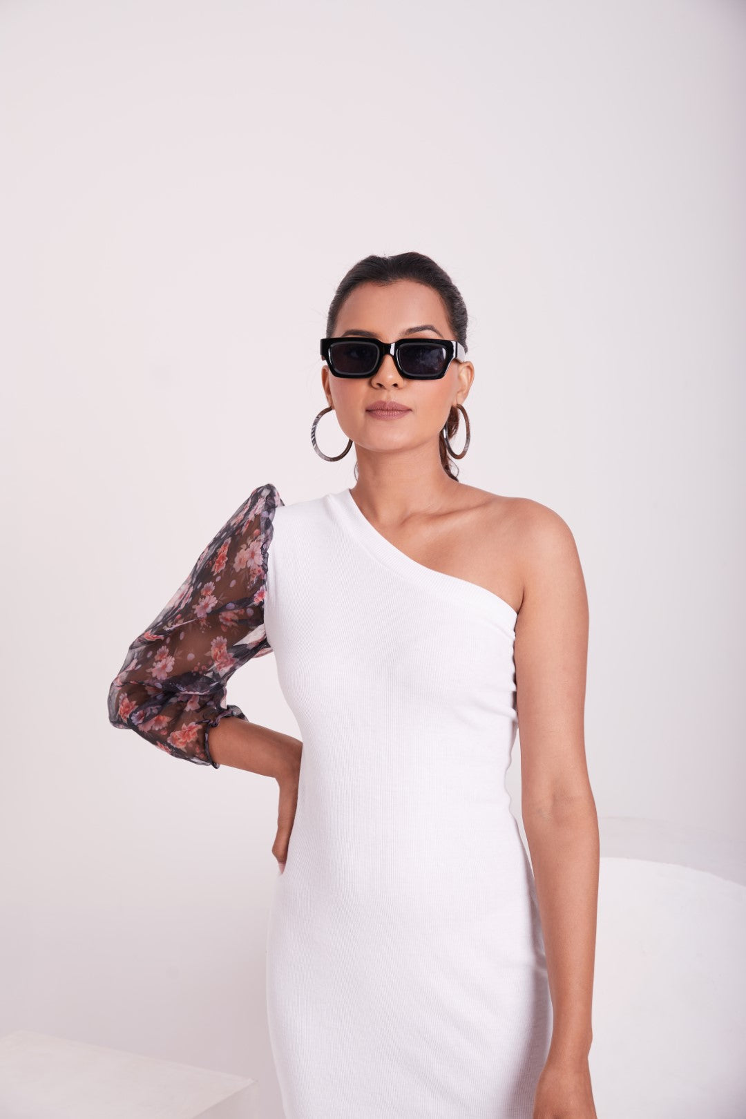 Black One-Shoulder Floral Puff Sleeve Bodycon Dress