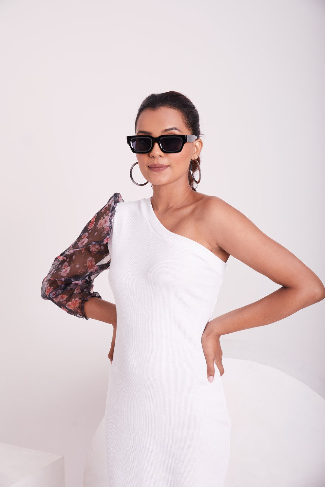 Black One-Shoulder Floral Puff Sleeve Bodycon Dress